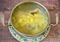 Фото приготовления рецепта: Капустный суп с рисом и сливками - шаг №9