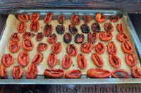 Фото приготовления рецепта: Вяленые помидоры в духовке (на зиму) - шаг №7