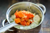 Фото приготовления рецепта: Овощной суп из тыквы и цветной капусты с сырно-яичной заправкой - шаг №10