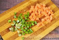 Фото приготовления рецепта: Говядина, тушенная с сельдереем и морковью - шаг №5
