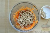 Фото приготовления рецепта: Морковно-яблочный смузи с апельсином и семечками подсолнечника - шаг №7