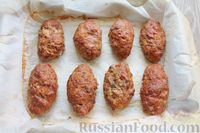 Фото приготовления рецепта: Котлеты из говядины с тыквой, запечённые в духовке - шаг №10