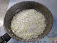 Фото приготовления рецепта: Слоёный салат с курицей, картофелем и грибами - шаг №3