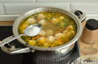 Фото приготовления рецепта: Суп с фрикадельками и брюссельской капустой - шаг №13