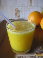Фото к рецепту: Смузи из персика и апельсина