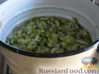 Фото приготовления рецепта: Салат из огурцов на зиму  «Зимний король» - шаг №10