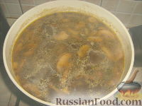 Фото приготовления рецепта: Суп грибной с чечевицей - шаг №3