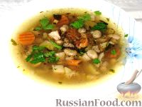 Фото приготовления рецепта: Суп с бобами и белыми грибами - шаг №5