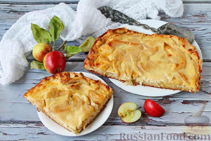 Пирог из слоёного теста с яблоком и сыром - Лайфхакер