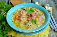 Фото к рецепту: Гречневый суп с копчёными рёбрышками и сметаной