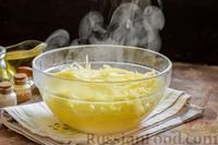Фото приготовления рецепта: Картофельная соломка в чесночно-соевом соусе - шаг №3