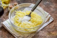 Фото приготовления рецепта: Картофельная соломка в чесночно-соевом соусе - шаг №5