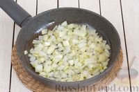 Фото приготовления рецепта: Тыквенный крем-суп с шампиньонами и болгарским перцем - шаг №6