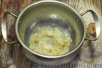Фото приготовления рецепта: Суп-пюре из брюссельской капусты со сметаной - шаг №3