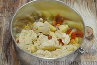 Фото приготовления рецепта: Фасолевый суп с цветной капустой и сухариками - шаг №8