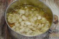 Фото приготовления рецепта: Фасолевый суп с цветной капустой и сухариками - шаг №10