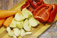 Фото приготовления рецепта: Аджика из зелёных помидоров с яблоками и сладким перцем (на зиму) - шаг №2