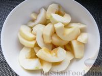 Фото приготовления рецепта: Творожные рогалики с яблоками - шаг №5