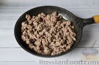 Фото приготовления рецепта: Запеканка из тыквы с мясным фаршем и помидорами - шаг №5