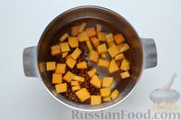 Фото приготовления рецепта: Гречневый суп с тыквой и рыбными фрикадельками - шаг №4