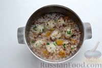 Фото приготовления рецепта: Гречневый суп с тыквой и рыбными фрикадельками - шаг №13