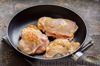 Фото приготовления рецепта: Куриные бёдрышки в тыквенно-сметанном соусе - шаг №3