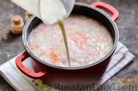 Фото приготовления рецепта: Рыбный суп с молоком, рисом и сыром - шаг №5