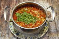 Фото приготовления рецепта: Суп со свиными рёбрами, рисом, помидорами и сладким перцем - шаг №11