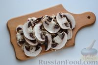 Фото приготовления рецепта: Картошка, тушенная с мясным фаршем и грибами - шаг №4