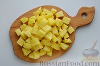 Фото приготовления рецепта: Картошка, тушенная с мясным фаршем и грибами - шаг №5