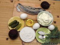 Фото приготовления рецепта: Закусочный свекольный рулет с начинкой из сельди, сливочного сыра и маринованных огурцов - шаг №1