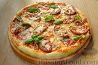 Фото к рецепту: Пицца из дрожжевого теста длительного брожения, с копчёностями и помидорами