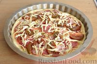 Фото приготовления рецепта: Пицца из дрожжевого теста длительного брожения, с копчёностями и помидорами - шаг №15