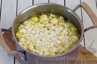 Фото приготовления рецепта: Сливочный суп с цветной капустой - шаг №6