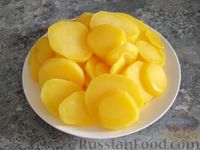 Фото приготовления рецепта: Запеканка из баклажанов, картофеля и мясного фарша - шаг №2