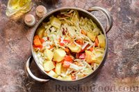 Фото приготовления рецепта: Овощной суп с фасолью и капустой - шаг №9