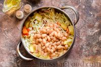 Фото приготовления рецепта: Овощной суп с фасолью и капустой - шаг №10