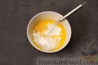 Фото приготовления рецепта: Суп с мясными фрикадельками и яично-сметанной заправкой - шаг №7