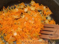 Фото приготовления рецепта: Суп с цветной капустой, рисом и копчёными колбасками - шаг №7