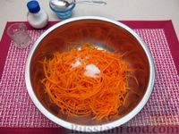 Фото приготовления рецепта: Салат из кальмаров с морковью по-корейски - шаг №6