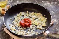 Фото приготовления рецепта: Щи из свежей капусты со свининой и помидорами - шаг №10