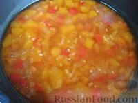 Фото приготовления рецепта: Острый гороховый суп с тыквой - шаг №11