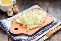 Фото приготовления рецепта: Жареная картошка с курицей и луком - шаг №7