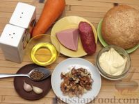 Фото приготовления рецепта: Салат с помидорами, луком, оливками и сухариками - шаг №7