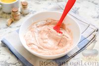 Фото приготовления рецепта: Цветная капуста, запечённая с минтаем под сметанно-томатным соусом - шаг №4