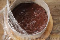 Фото приготовления рецепта: Шоколадный торт с печеньем и орехами (без выпечки) - шаг №17