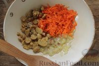 Фото приготовления рецепта: Суп с консервированной фасолью, маринованными грибами, курицей и капустой - шаг №9