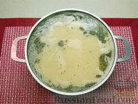 Фото приготовления рецепта: Сырный суп с куриными сердечками, булгуром и  консервированным горошком - шаг №17