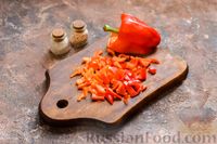Фото приготовления рецепта: Рассольник с копчёностями, перловкой, томатной пастой и сладким перцем - шаг №7
