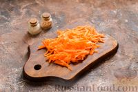 Фото приготовления рецепта: Рассольник с копчёностями, перловкой, томатной пастой и сладким перцем - шаг №8